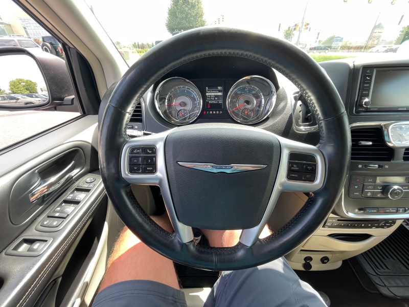 2013 Chrysler Town and Country