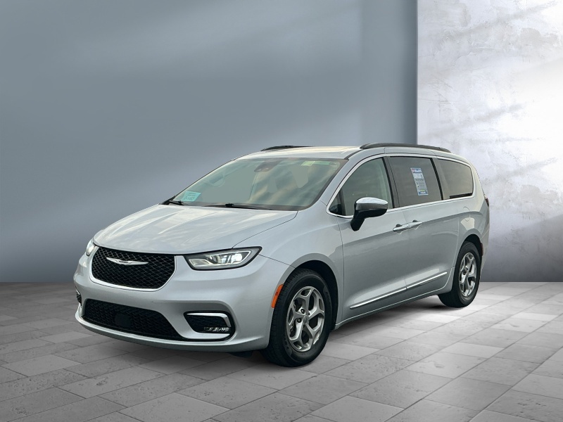 Used 2023 Chrysler Pacifica Limited Vans