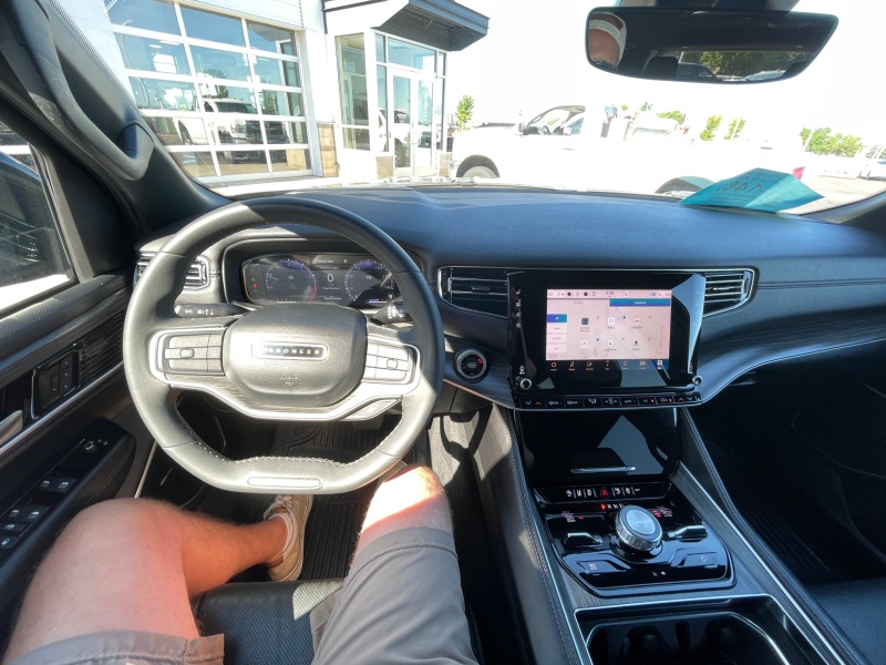2023 Jeep Wagoneer L