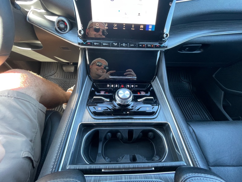2023 Jeep Wagoneer L