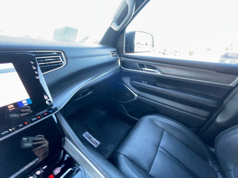 2023 Jeep Wagoneer L