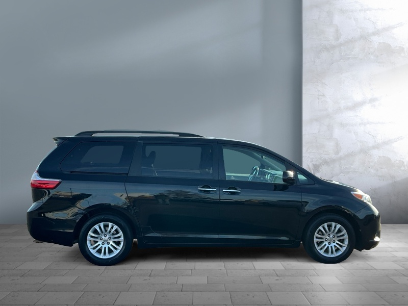 2016 Toyota Sienna