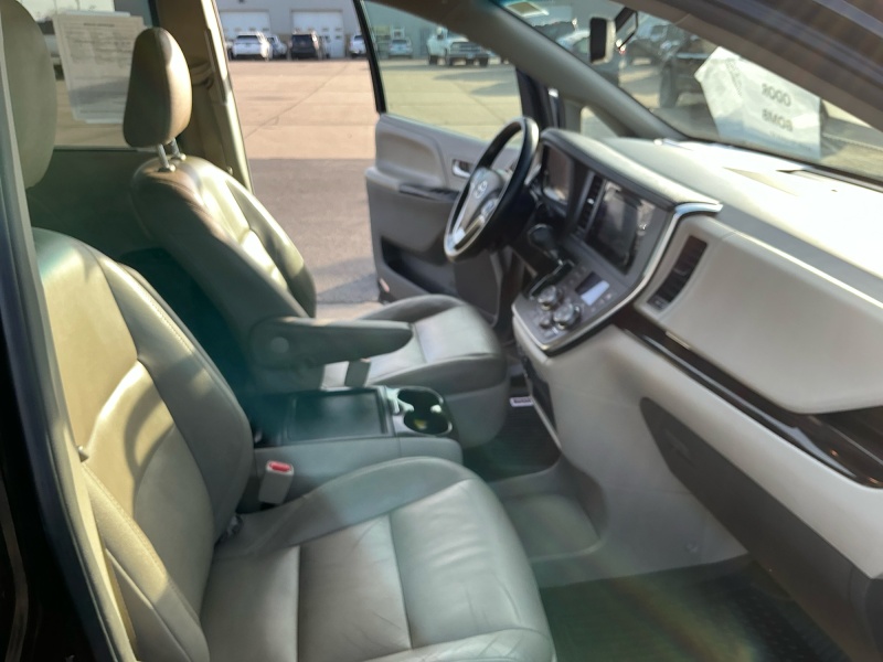2016 Toyota Sienna