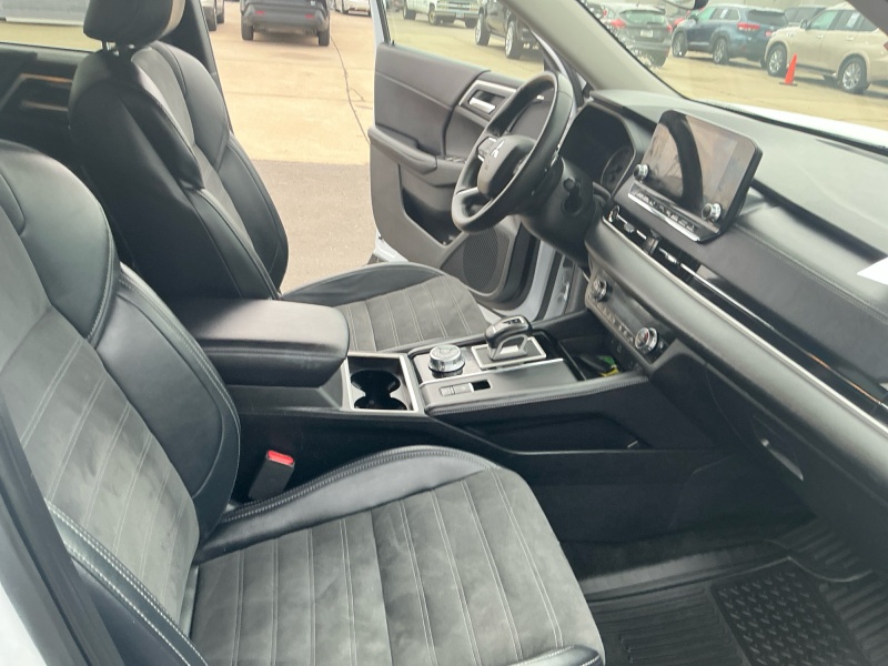 2024 Mitsubishi Outlander