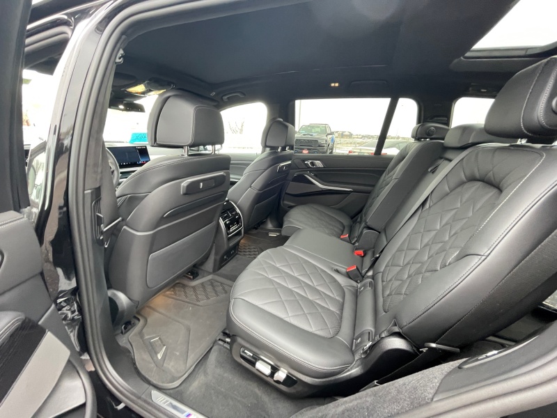 2025 BMW X7