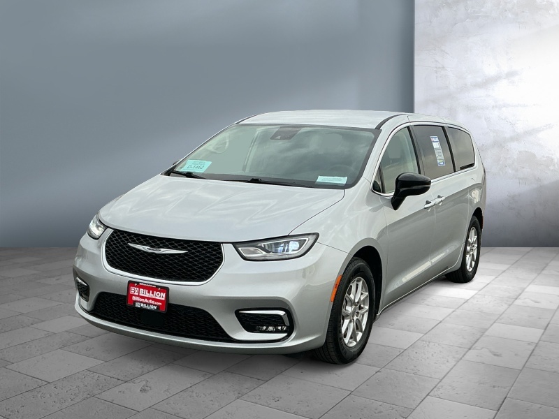 Used 2024 Chrysler Pacifica Touring L Vans