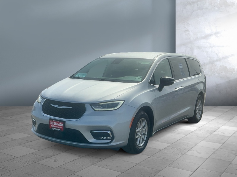 Used 2024 Chrysler Pacifica Touring L Vans