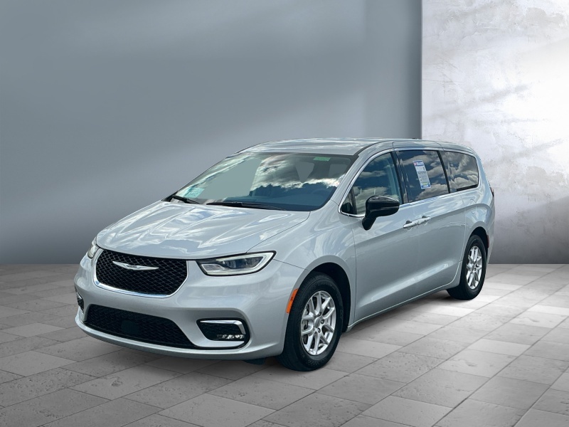 Used 2024 Chrysler Pacifica Touring L Vans