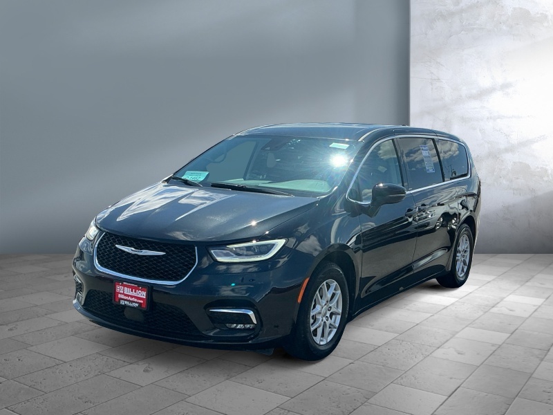 Used 2024 Chrysler Pacifica Touring L Vans