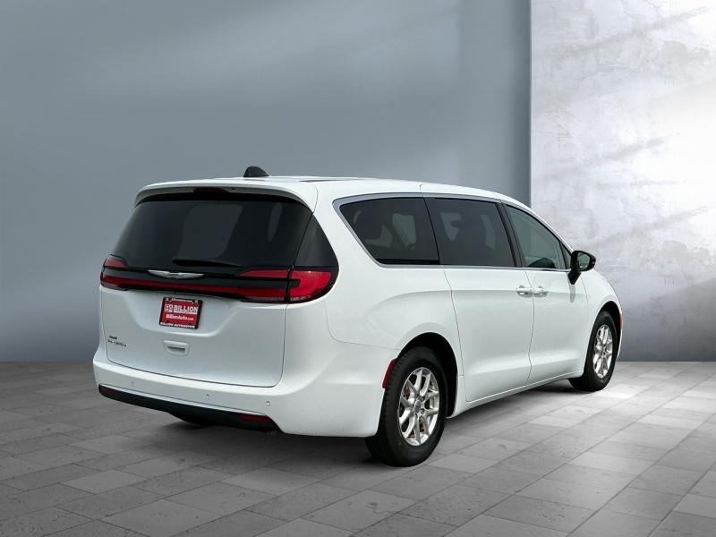 2024 Chrysler Pacifica