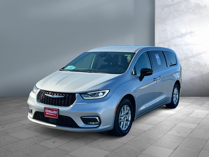 Used 2024 Chrysler Pacifica Touring L Vans