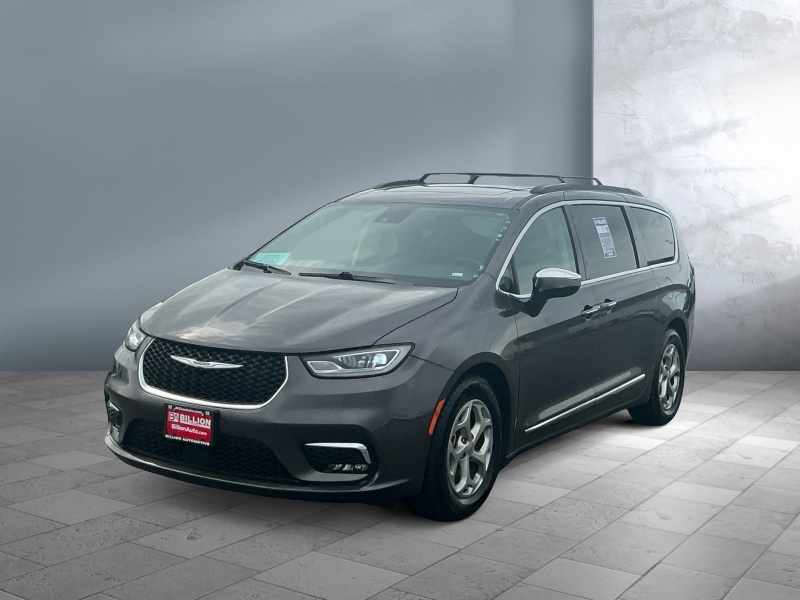 Used 2023 Chrysler Pacifica Limited Vans