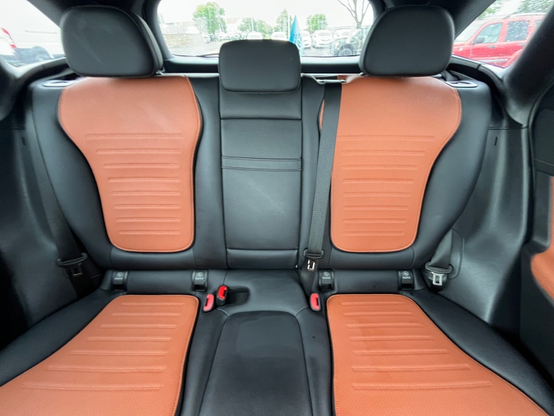 2025 Mercedes-Benz GLC