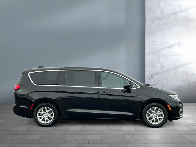 2025 Chrysler Pacifica