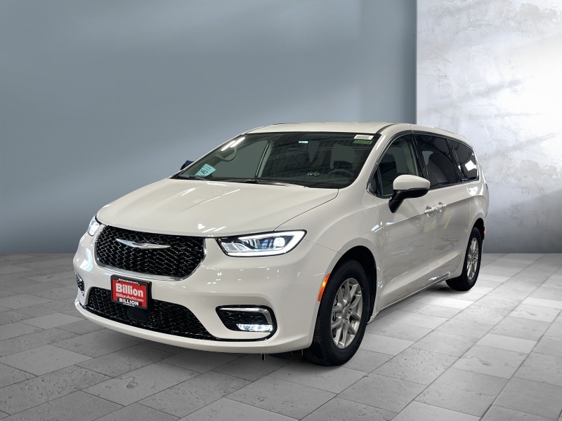 New 2023 Chrysler Pacifica Touring L Van