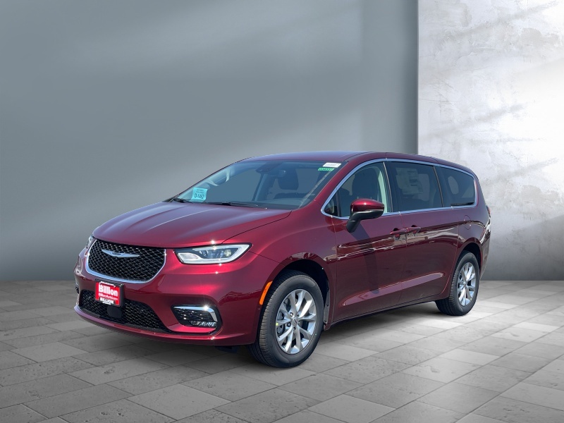 New 2023 Chrysler Pacifica Touring L Van