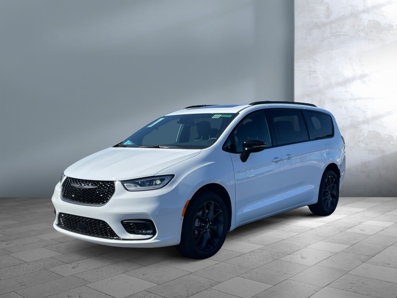 New 2023 Chrysler Pacifica Limited Van