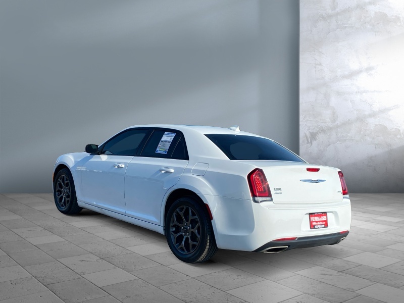 2018 Chrysler 300