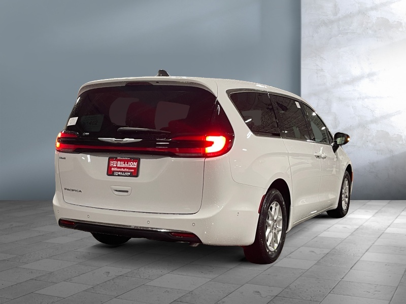 2025 Chrysler Pacifica