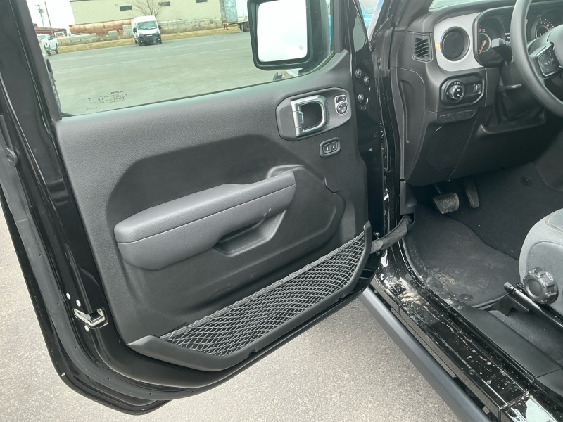 2025 Jeep Gladiator