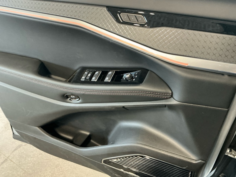2025 Jeep Wagoneer S