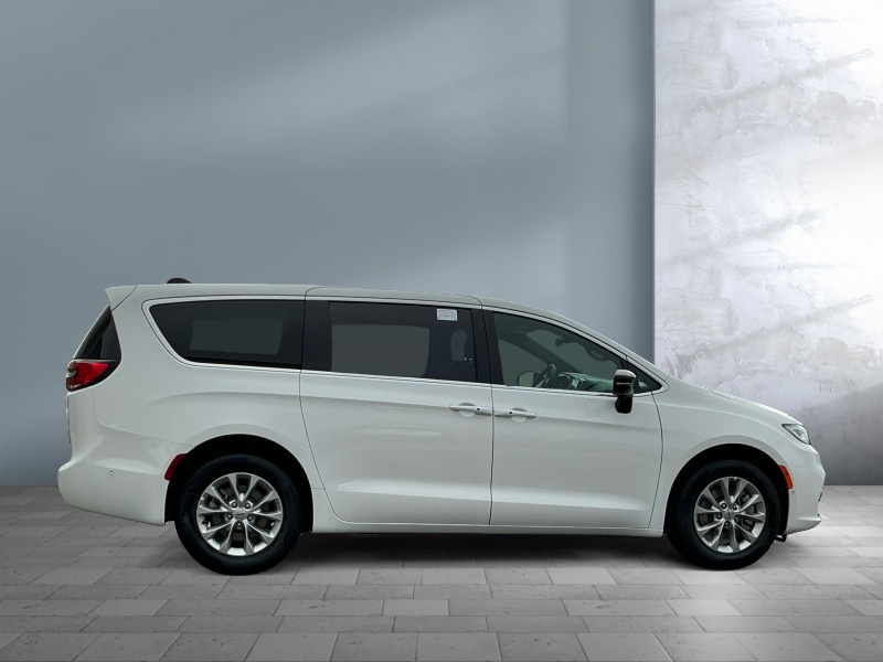 2025 Chrysler Pacifica