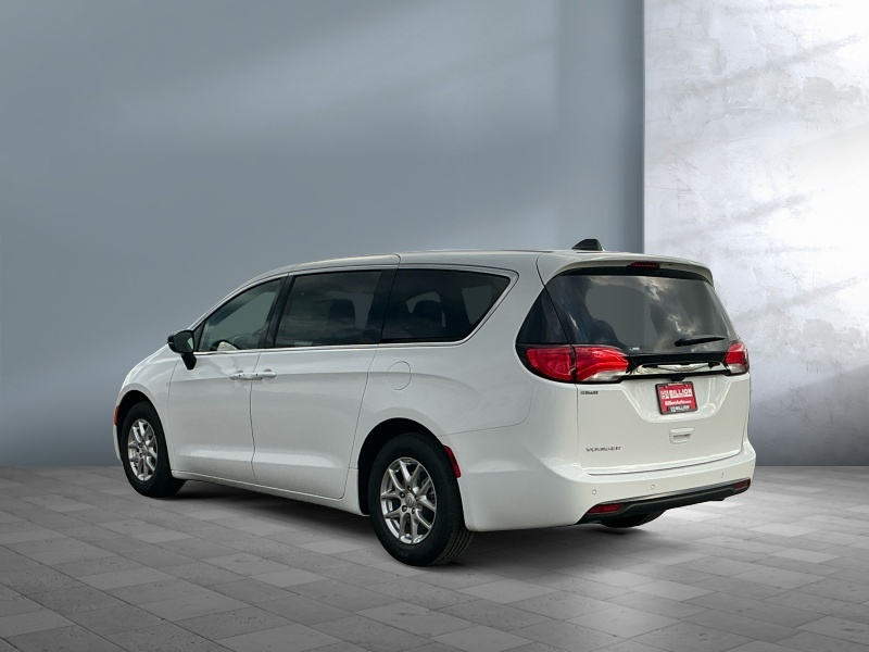 2025 Chrysler Voyager