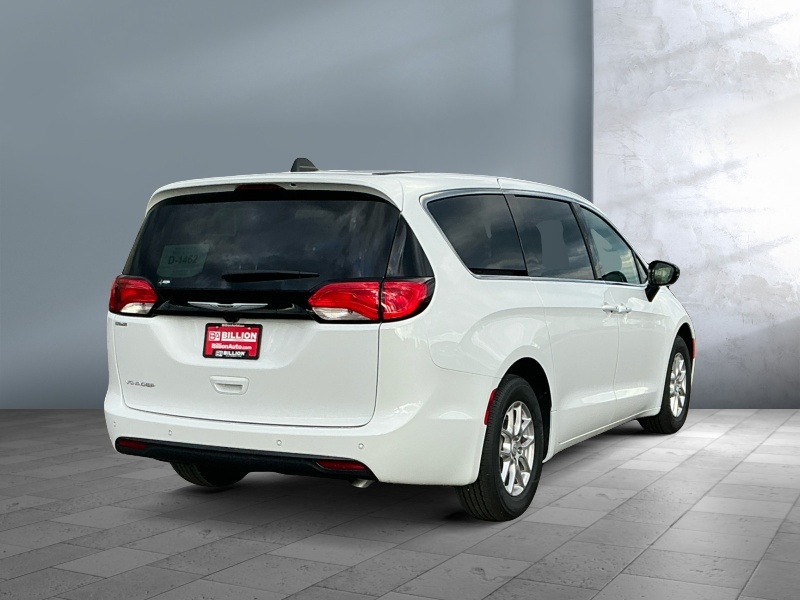 2025 Chrysler Voyager