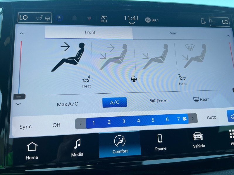 2025 Chrysler Voyager