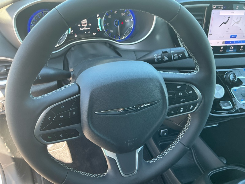 2025 Chrysler Voyager