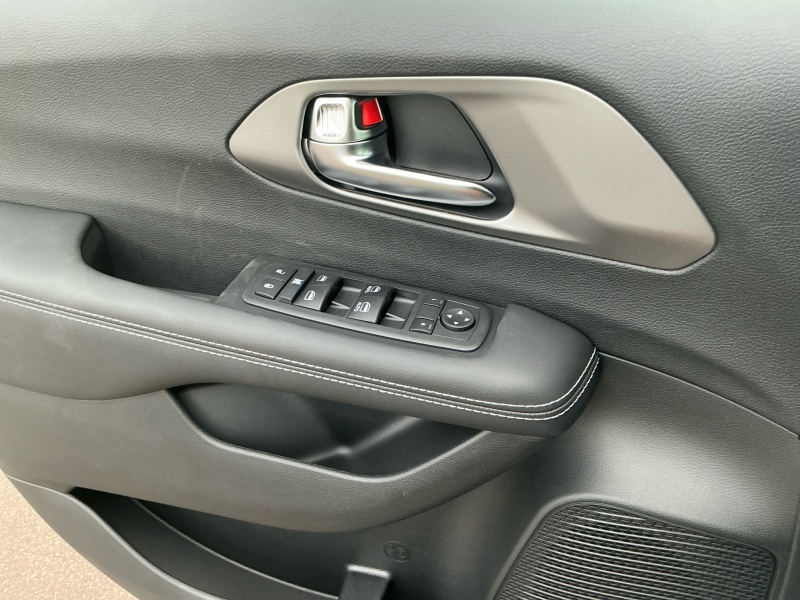 2025 Chrysler Voyager