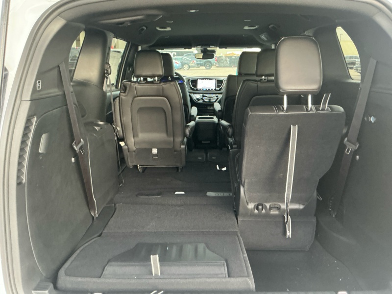 2025 Chrysler Voyager