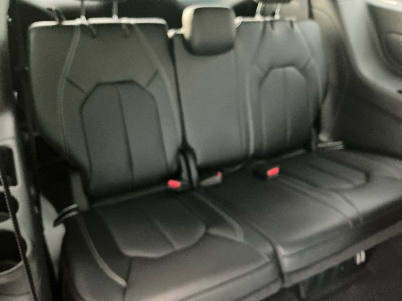 2025 Chrysler Voyager