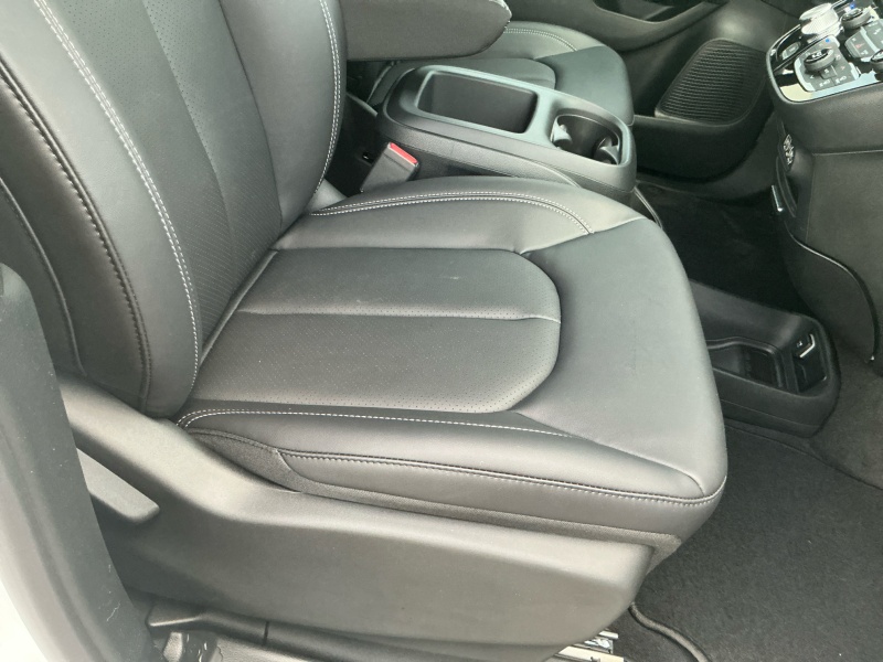 2025 Chrysler Voyager