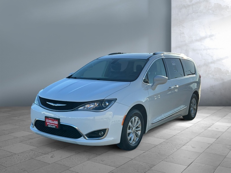 Used 2018 Chrysler Pacifica Touring L Van