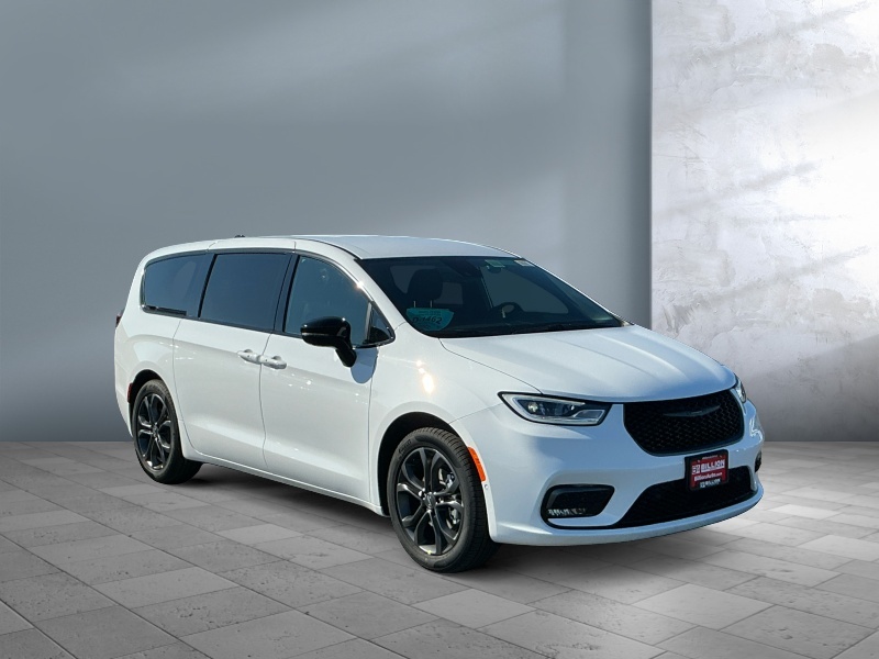 New 2026 Chrysler Pacifica Select Vans