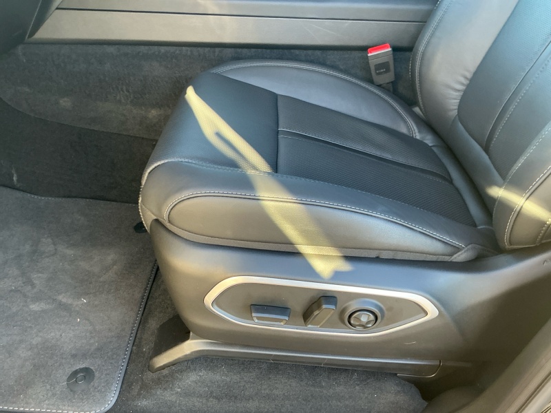 2025 Jeep Wagoneer L