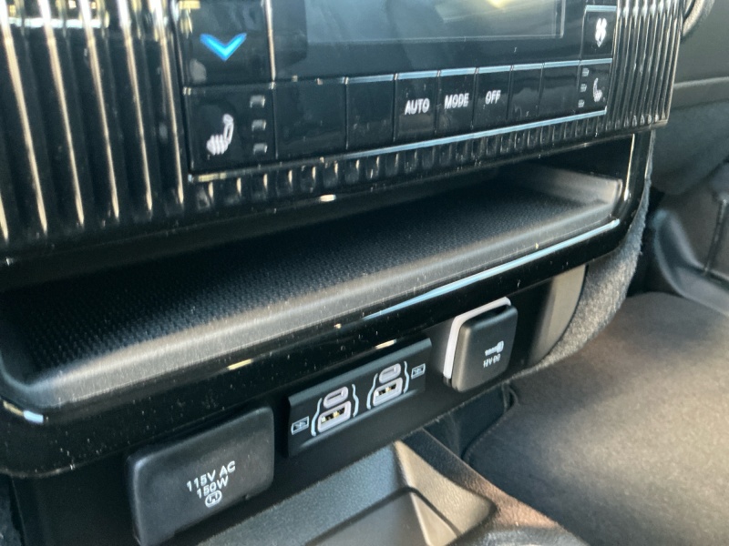 2025 Jeep Wagoneer L