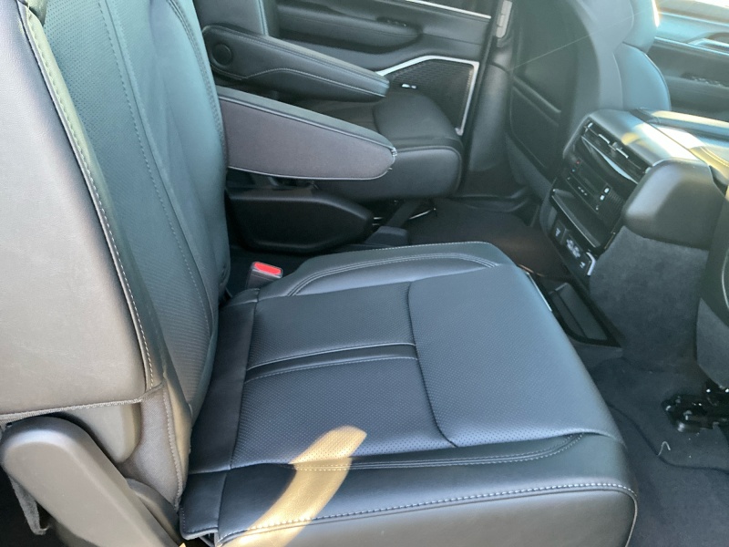 2025 Jeep Wagoneer L