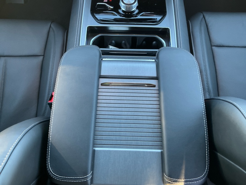 2025 Jeep Wagoneer L