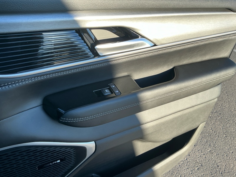 2025 Jeep Wagoneer L