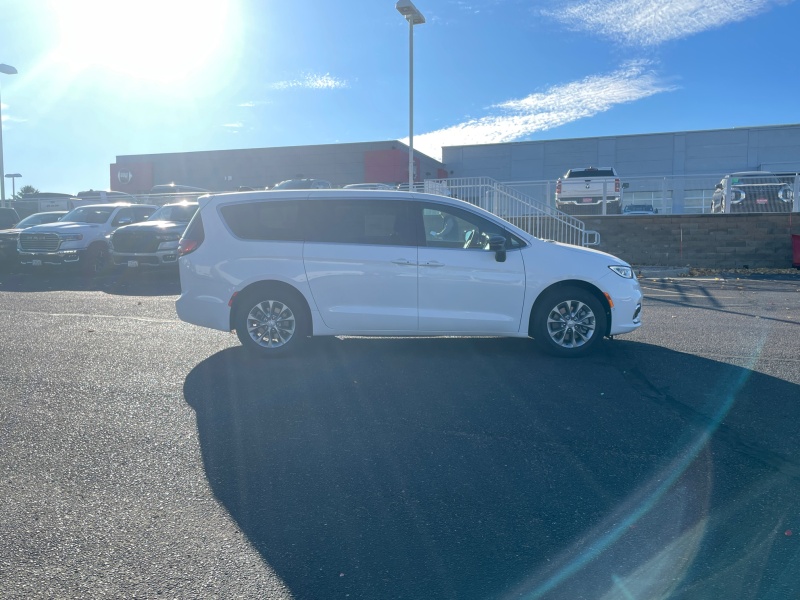 2026 Chrysler Pacifica