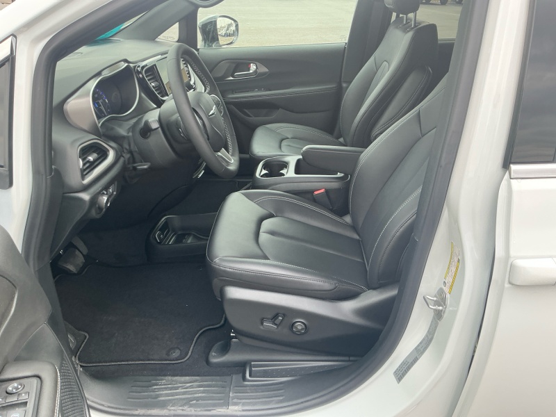 2026 Chrysler Voyager