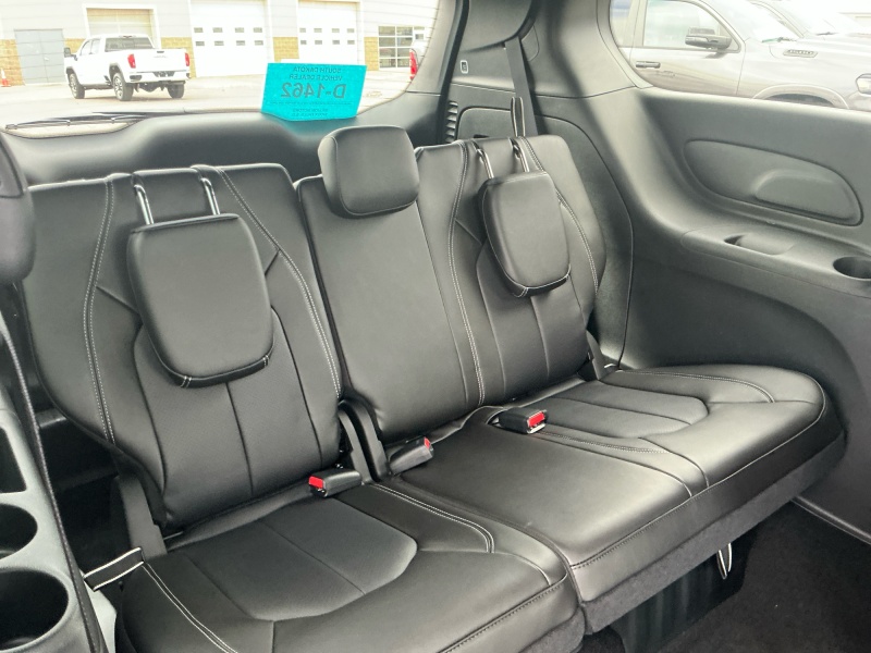 2026 Chrysler Voyager