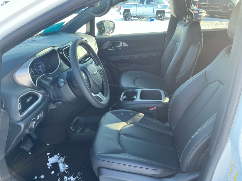 2026 Chrysler Voyager