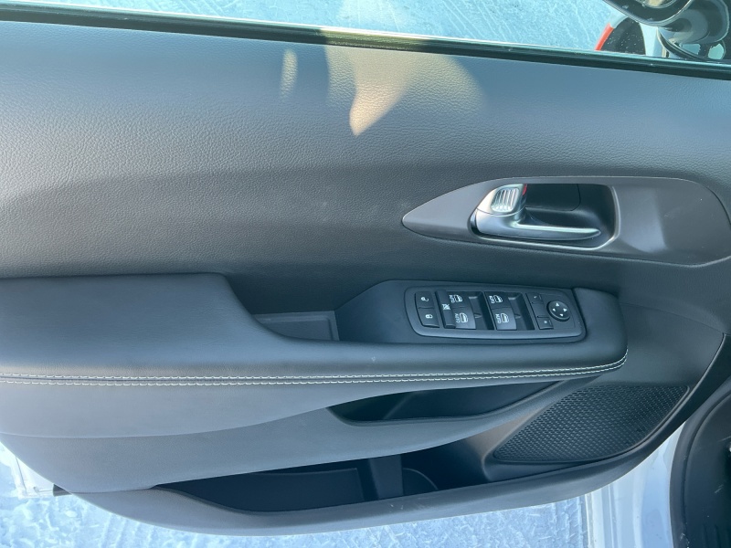 2026 Chrysler Voyager