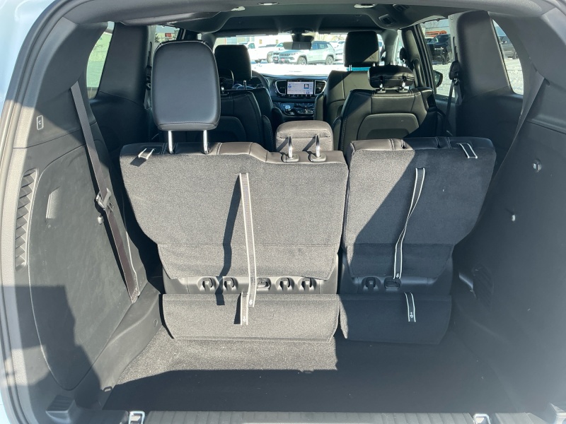 2026 Chrysler Voyager