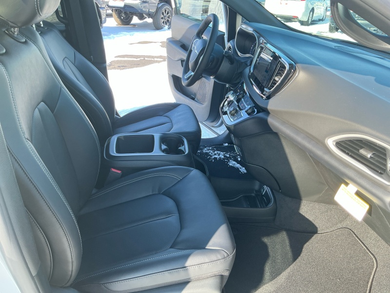 2026 Chrysler Voyager