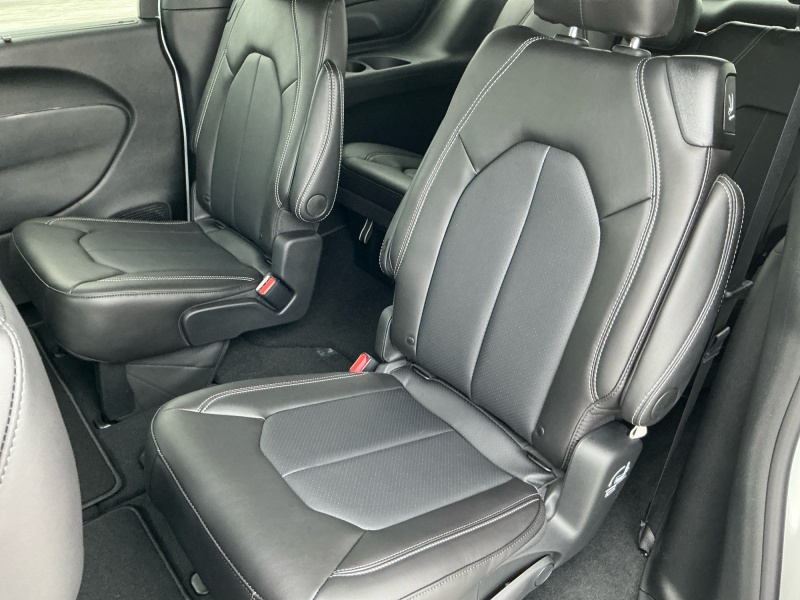 2026 Chrysler Voyager