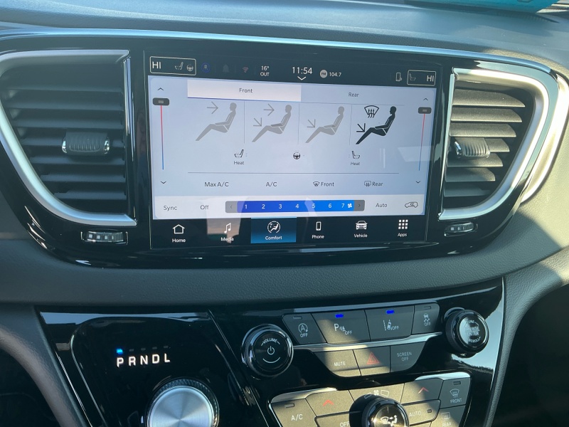 2026 Chrysler Voyager